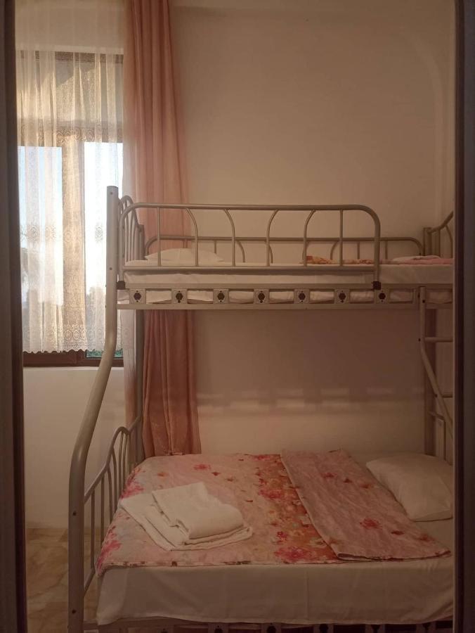 Bis-A Guesthouse ماكينجاوري المظهر الخارجي الصورة