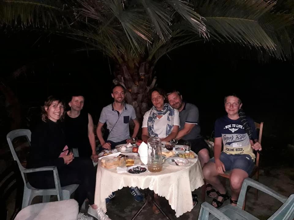 Bis-A Guesthouse ماكينجاوري المظهر الخارجي الصورة
